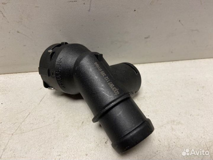 Фланец системы охлаждения Volkswagen Passat B6