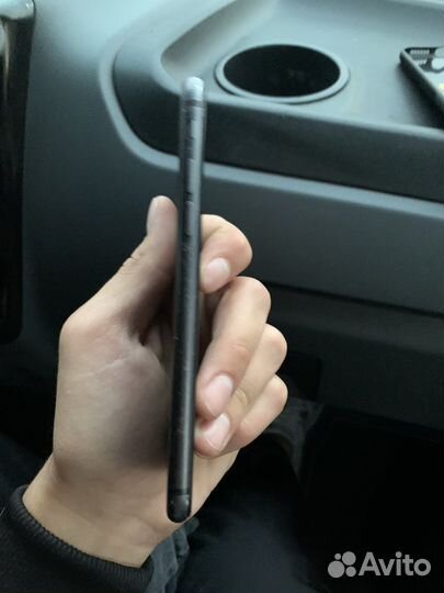 Телефон iPhone 8 64 gb