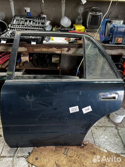 Дверь toyota crown 151