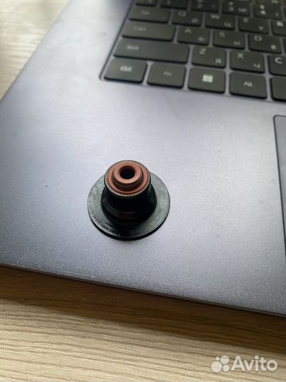 Маслосьемные колпачки к4м