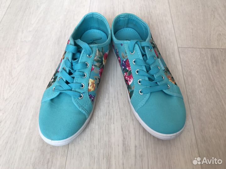 Кеды цветные, размер 37 (на 36)