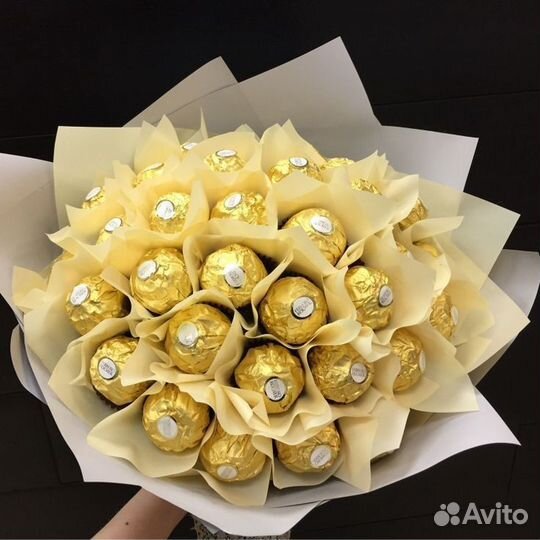 Сладкий букет из конфет