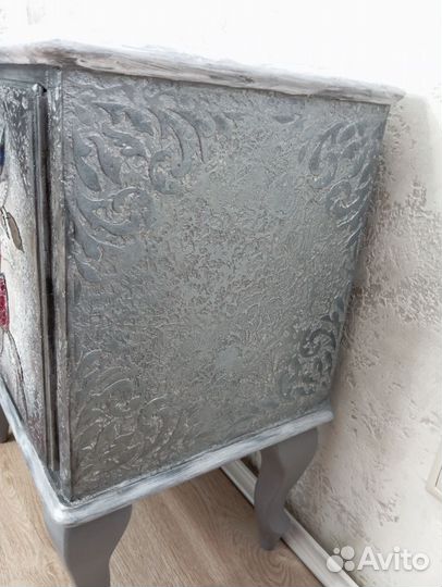 Антикварные румынские тумбочки в редизайне