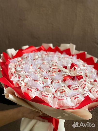 Сладкий букет из конфет Рафаэлло