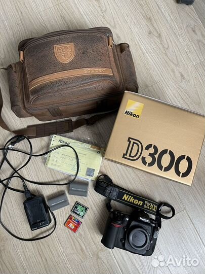 Зеркальный фотоаппарат Nikon d300