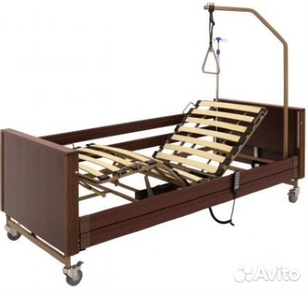 Медицинская кровать с матрасом