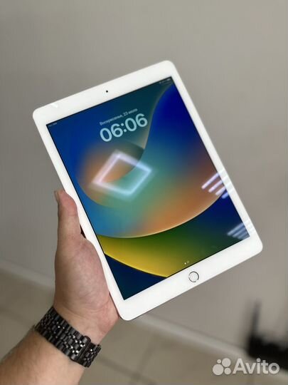 iPad Pro 9.7 128gb (sim)