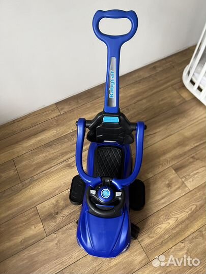 Машинка каталка толокар с ручкой