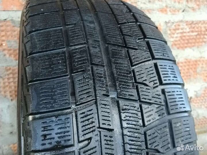 Yokohama Ice Guard IG50+ 215/55 R16
