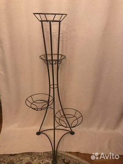 Подставка для цветов металлическая
