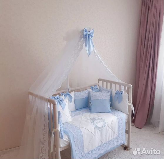 Бортики в кроватку с балдахином