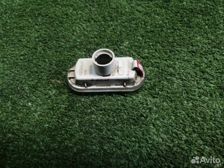 Повторитель поворота передний правый Ford Focus 2