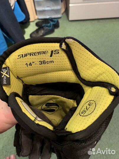 Хоккейные перчатки