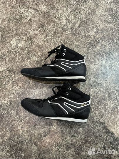 Боксерские перчатки