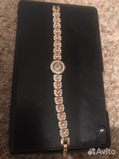 Часы женские Charm