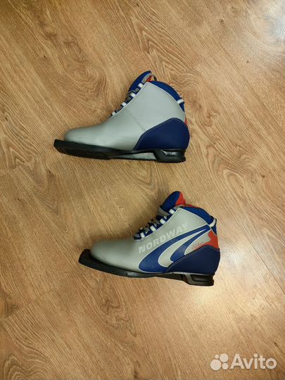 Лыжи беговые и ботинки