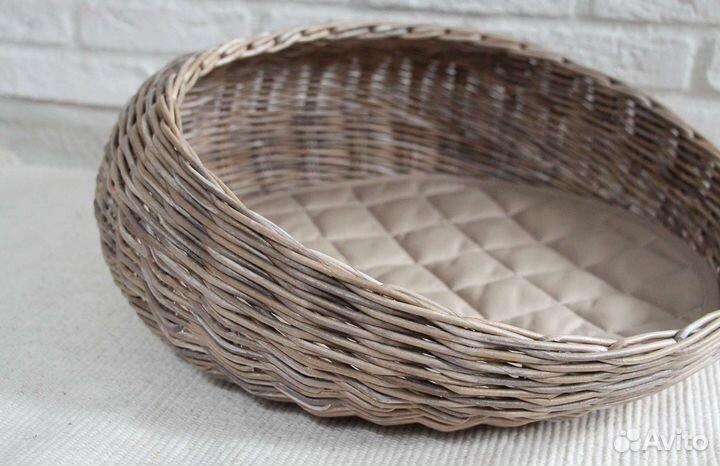 Лежанка плетеная для кошки или собаки