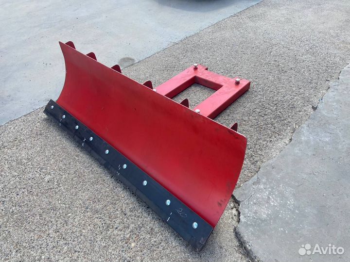 Отвал на вилочный погрузчик 1,5 м