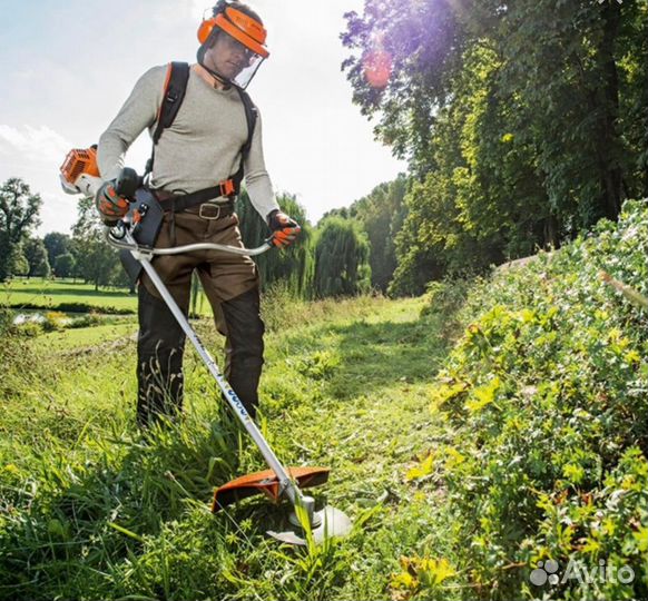 Покос травы триммером