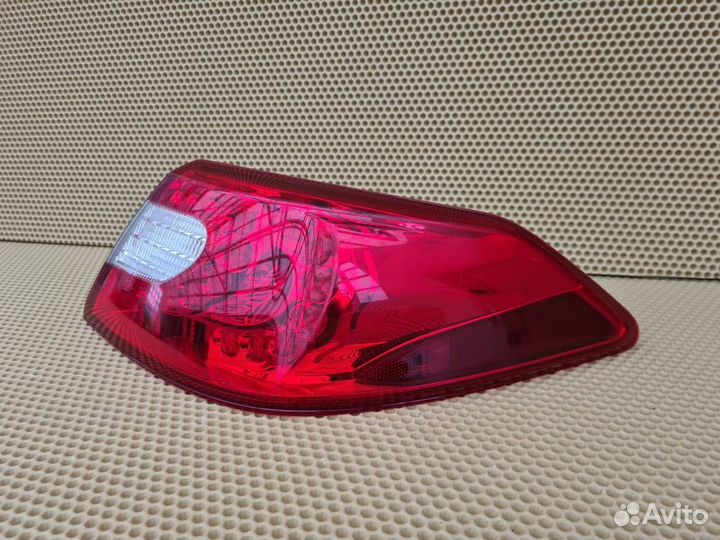 Фонарь в крыло задний правый Infiniti M Q70 Y51