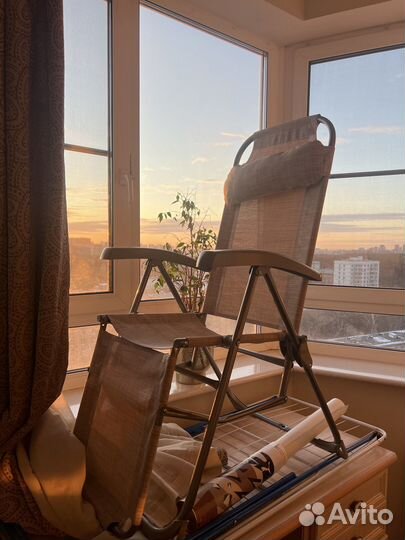 Кресло шезлонг бежевый