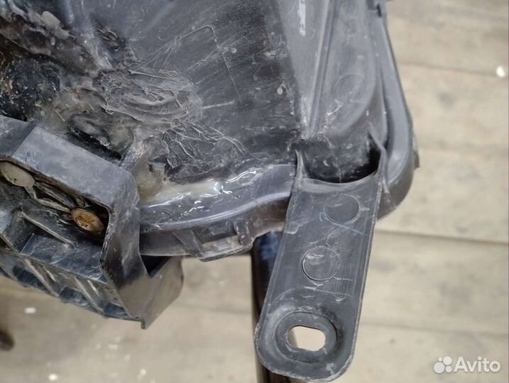 Фары передние на Nissan