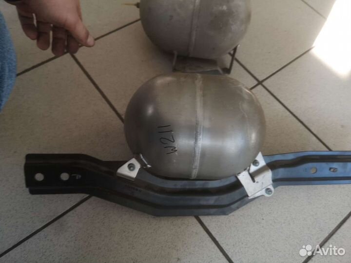 Расширительный бачок пневмо подвески Mercedes-Benz