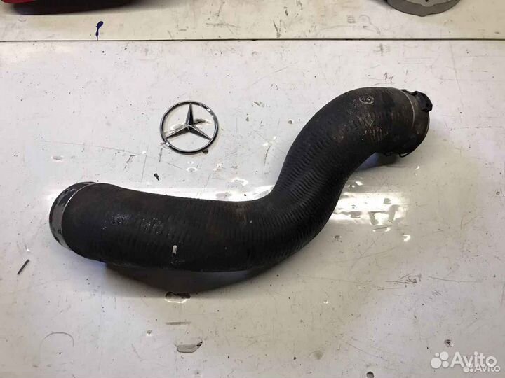 Патрубок интеркулера левый Ом 642 Мерседес w204/w2