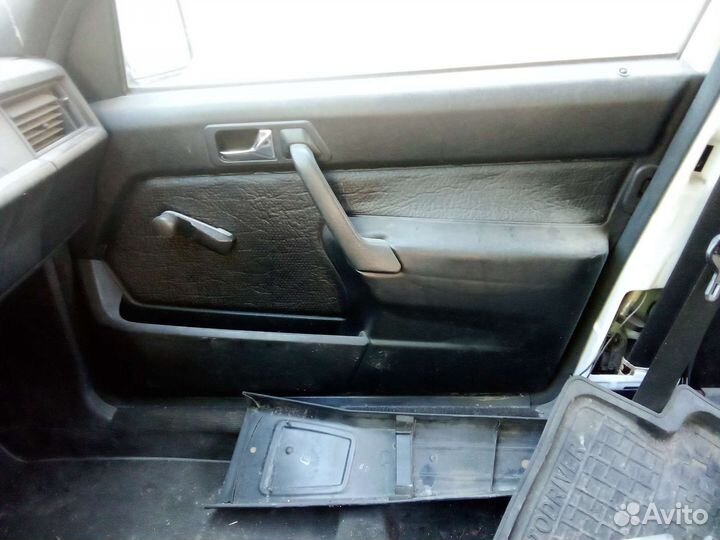 Запчасти Мерседес Бенс 190Е