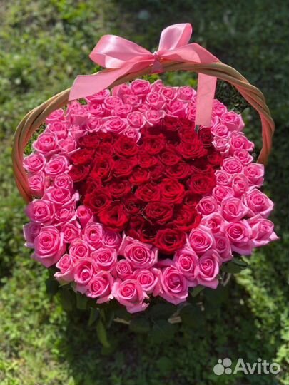 Композиция сердце из роз 101