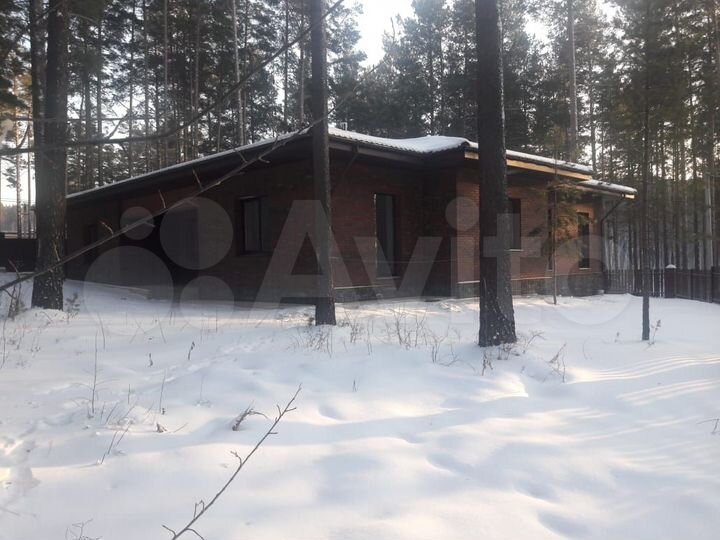 Коттедж 195 м² на участке 11 сот.