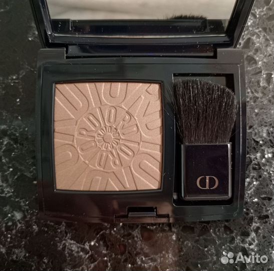 Румяна Dior Rouge blush power look 823