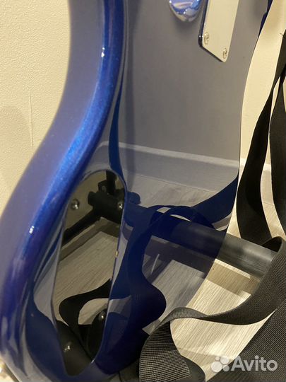 Бас гитара и комбик комплект