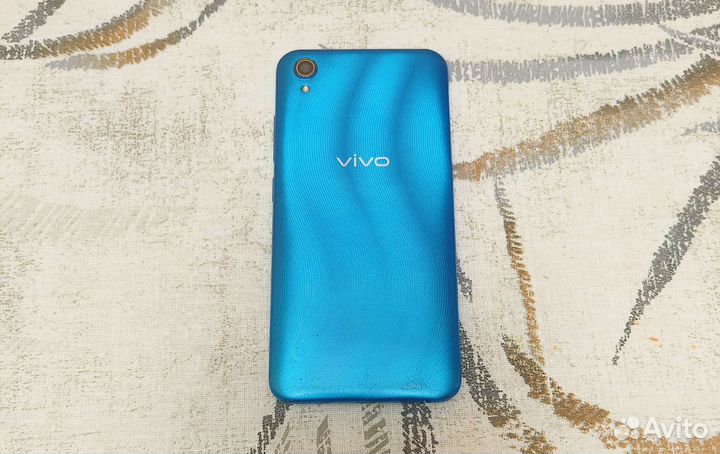 Телефон Vivo Y1