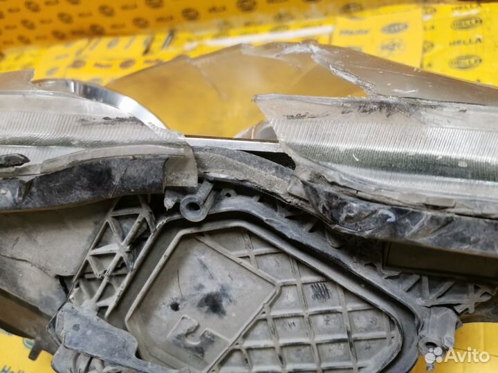 Запчасти фары Avensis 2006 (1364)