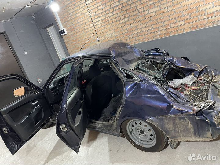 Priora на разбор 14 год lux