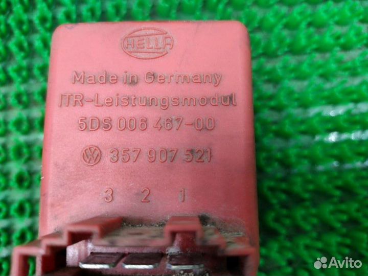 Резистор отопителя (реостат) Volkswagen Passat B3