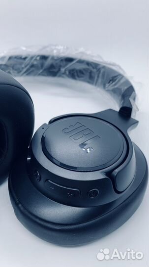 Беспроводные наушники JBL Tune 700 BT