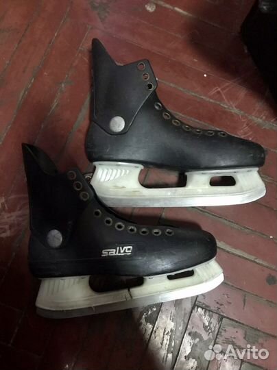 Хоккейные коньки salvo
