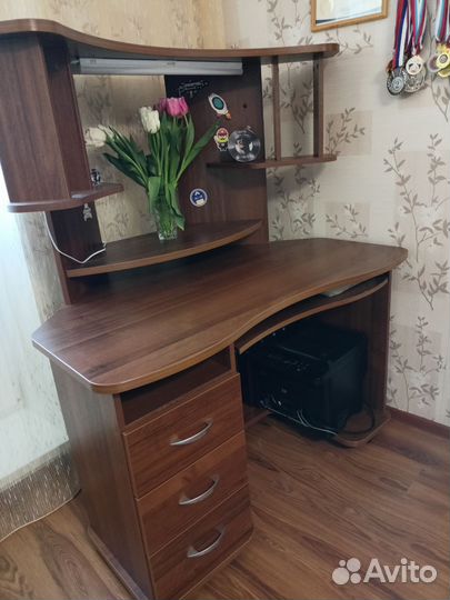 Компьютерный стол