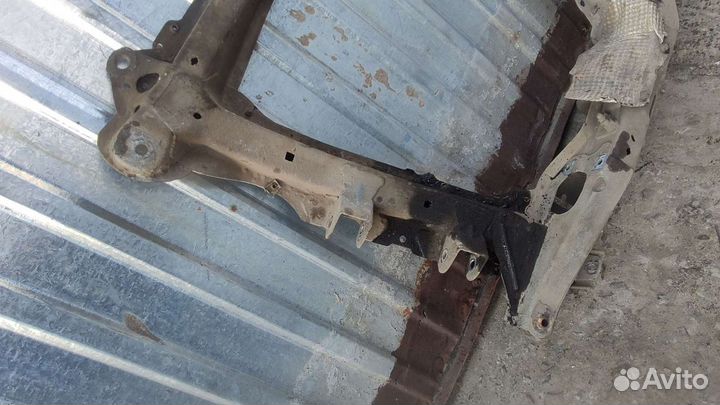 Подрамник Renault Symbol 2 2009 г.в балка передняя