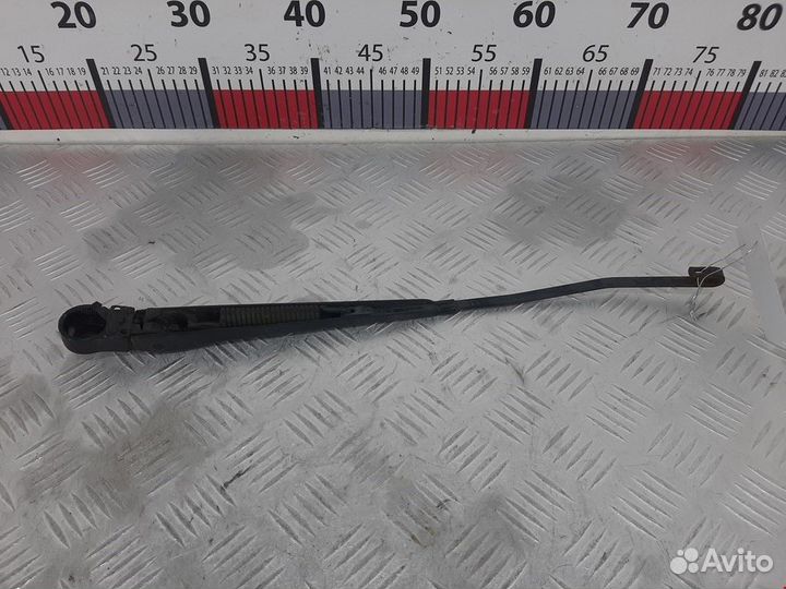 Щеткодержатель (поводок стеклоочистителя, дворник)