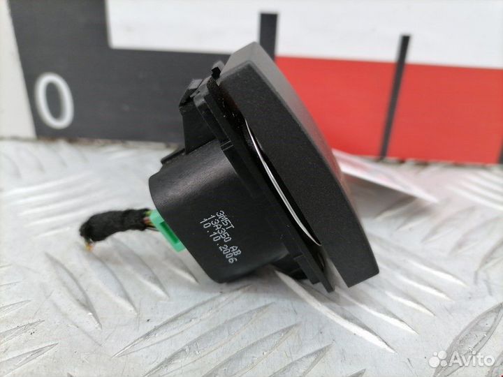 Кнопка аварийной сигнализации Ford C-Max 2006