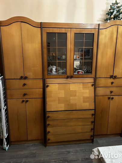 Стенка в гостинную с шкафом для одежды