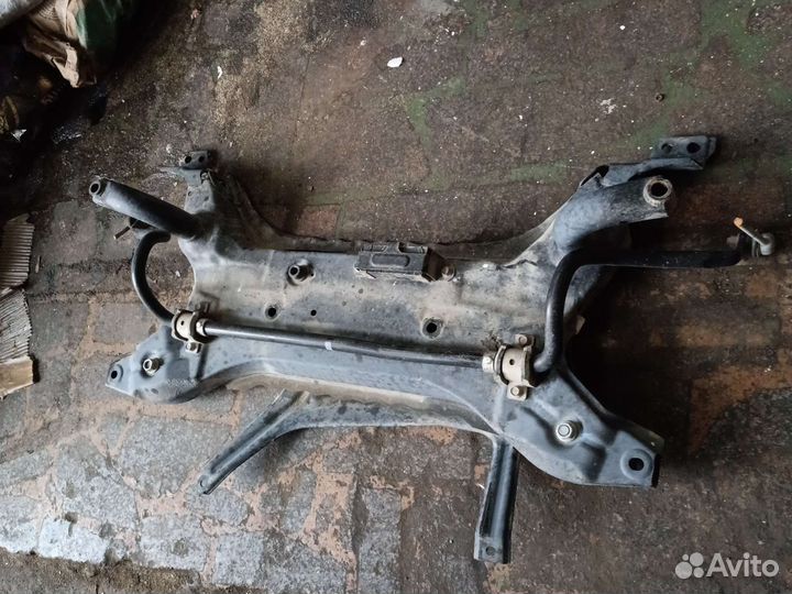 Подрамник Мицубиси Аутлэндер 3