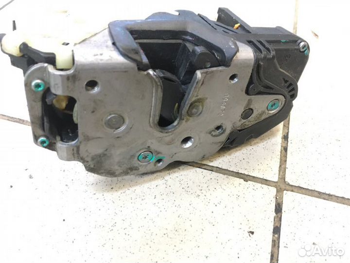 Замок дверной передний правый Chevrolet Cruze