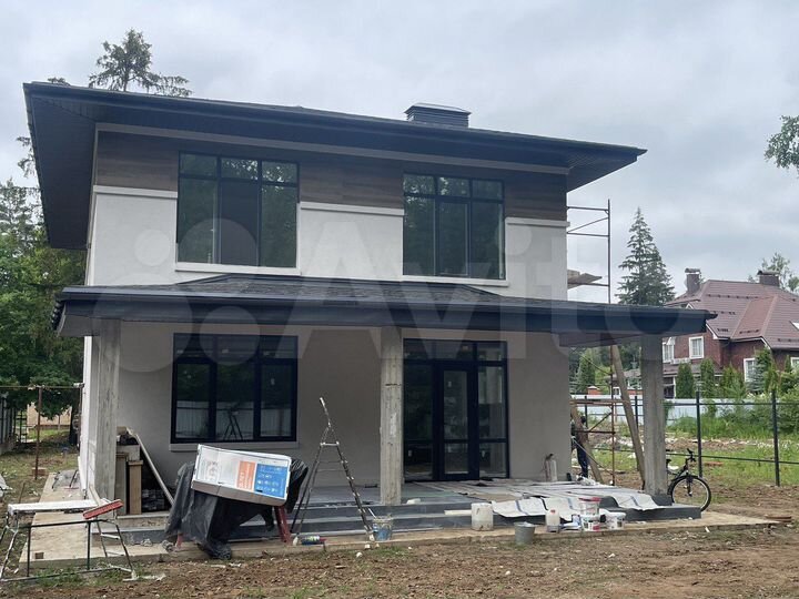 Коттедж 182 м² на участке 10,3 сот.