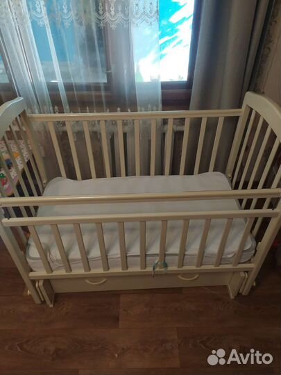 Детская кроватка