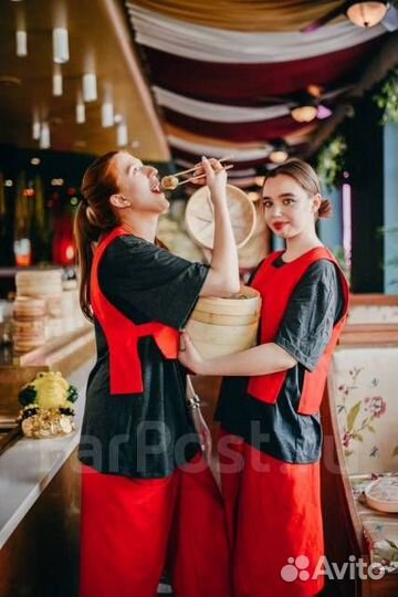 Официант в Азиатское бистро 2/2