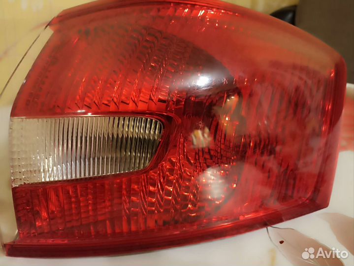 Фонарь задний правый внешний Ford Kuga 1G